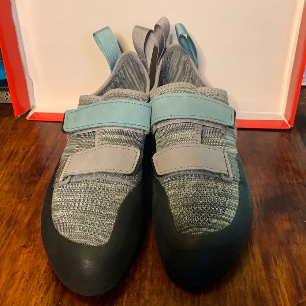 Black Diamond Woman’s Rock Climbing Shoes Size 8